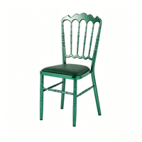 Chaises de salle à manger empilables en métal, durables, imperméables, écologiques, avec coussin en cuir PU, pour mariages en plein air et hôtels