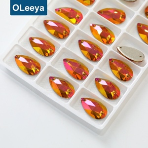 Fabricación de Pedrería de Cristal 5A de la Mejor Calidad, Forma de Lágrima, 10.5*18mm, Color Siam Claro, PS, para Coser en Prendas - Product Image 3