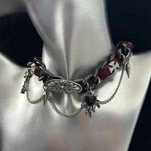 للبيع بالجملة قلادة عنق قوطية عتيقة بحبل جلد أسود للنساء رباط عنق عصري بمادة سبائك الزنك - Product Image 5