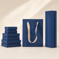Ensemble d'emballages personnalisés pour bijoux avec boîtes à bagues, boîte à colliers et sac de shopping assorti pour les boutiques de bijoux et les commerces de détail.