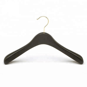 LINDON 38cm Cintres en <span class=keywords><strong>bois</strong></span> pour femmes Magasin noir Applicable <span class=keywords><strong>Design</strong></span> moderne Crochets fonctionnels durables Fournisseur évalué - Product Image 1
