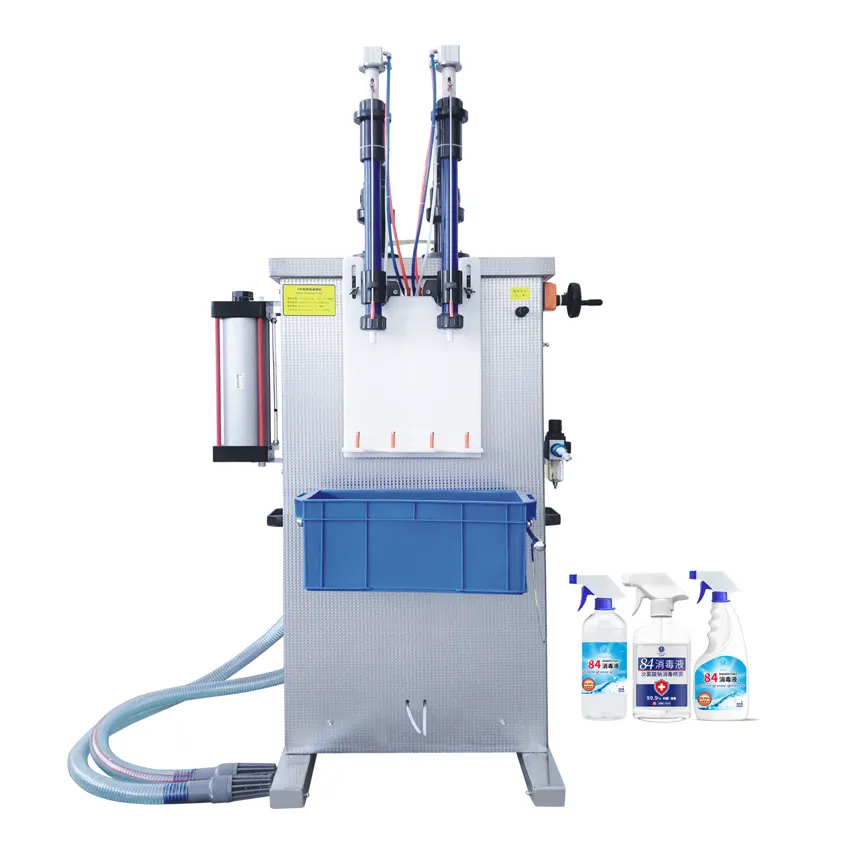 Máquina de enchimento líquida anticorrosiva semiautomática BTF de cabeça dupla para limpeza e enchimento de lixívia