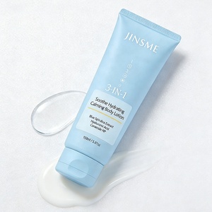 Loción Corporal Suave, Calmante, Hidratante y Controladora de Grasa con Ácido Hialurónico, Extracto de Espirulina Azul, Ceramida NP y Fragancia a Naranja - Product Image 1