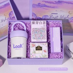 Caja de Regalo Cuadrada de Cartón Gris Laminado Mate Estilo Pintura al Óleo, Color Morado, para el Día de la Mujer/Día del Maestro, Hecho en China - Product Image 5