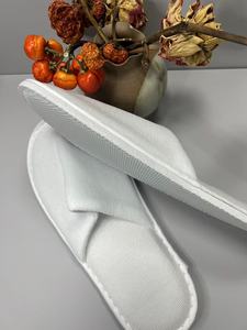 저렴한 맞춤형 일회용 슬리퍼 이벤트용 로고 포함 편안한 화이트 호텔 슬리퍼 - Product Image 4