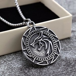 Yunnique – collier avec pendentif tête de loup en acier inoxydable pour hommes, thème Viking, design géométrique animal, bijoux cadeau, accessoire de mode - Product Image 4