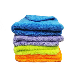 Super peluche 550 GSM 500GSM chiffon de nettoyage de voiture en microfibre Serviette design sans bord pour le lavage, le séchage et le polissage. - Product Image 6