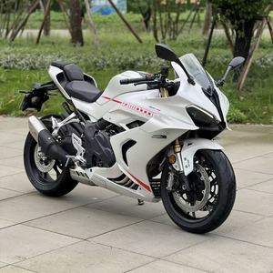 Motocicletas de Segunda Mano Qianjiang Sai 600 |   Suspensión Ajustable KYB |   Bicicleta de calle con cuadro de aleación de aluminio - Product Image 1