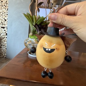 Llavero de calabaza negra con diseño de caricatura linda hecho a mano, divertido adorno colgante para coche, regalo creativo único para mujeres, hombres y niños - Product Image 6