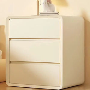 Armoire de chevet haut de gamme de style crémeux Table de chevet de luxe d'inspiration italienne avec tiroirs en finition bois massif - Product Image 4