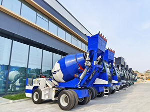 Camión mezclador de hormigón de carga automática de 4 metros cúbicos, coche mezclador de hormigón de carga automática a la venta - Product Image 3