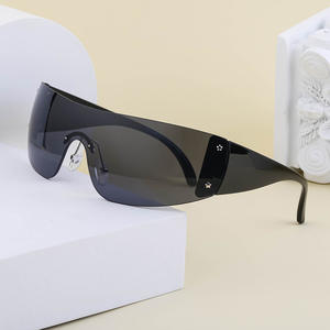 Lunettes de soleil tendance sans monture pour femmes, verres PC noirs UV400, style Y2K, pour cyclisme et fêtes en extérieur - Product Image 1