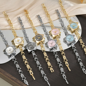 นาฬิกาข้อมือผู้หญิงสุดชิคพร้อมสายรัดข้อมือรูปดาว – ดีไซน์ทันสมัย สวยงาม และมีสไตล์ - Product Image 3
