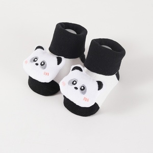 Venta al por mayor de bonitos <span class=keywords><strong>calcetines</strong></span> de punto de algodón en 3D para bebés recién nacidos tamaño 9cm antideslizante y transpirable Casual Crew Type para niños pequeños - Product Image 1