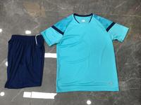 Nouveau modèle personnalisé 100% polyester T-shirt uni Maillot de football sublimé Kit complet de football Maillot de foot
