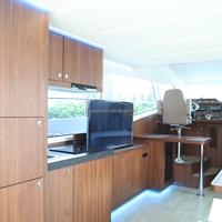Yacht de croisière de luxe de 50 pieds en fibre de verre, type diesel, neuf, pour des aventures aquatiques confortables et des excursions panoramiques