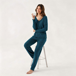 Pyjama en viscose de bambou tricoté uni pour femme, vêtements de nuit respirants, vêtements de nuit personnalisés, vêtements de nuit et de détente pour la maison - Product Image 4