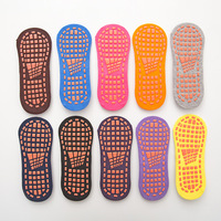 Chaussettes de trampoline personnalisées OEM confortables pour adultes et enfants, antidérapantes, à imprimé léopard, tricotées, avec logo sur le dessus, pour le printemps