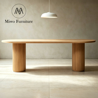 Table de salle à manger moderne sur mesure en bois massif blanc patiné, avec chaises en rotin, ensemble rectangulaire ou ovale pour 6 à 8 personnes