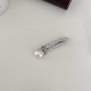 Pince à cheveux de luxe en alliage géométrique creux avec <span class=keywords><strong>strass</strong></span> pour femmes, épingle à cheveux en grande perle, <span class=keywords><strong>barrette</strong></span> diamantée exquise - Product Image 3