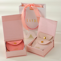 Nouveauté Coffret Magnétique Boîte Pliable Tiroir Logo Personnalisé Microfibre Rose Boucle Métallique Ovale Sac Pochette à Bijoux Ensemble Emballage Cadeau
