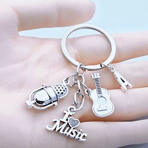 Llavero con Colgante de Guitarra y Micrófono con Letras Musicales, Estilo Europeo y Americano, Joyería de Moda - Product Image 3