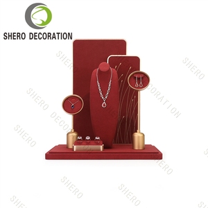 Exhibidores de Joyería de Metal Rojo Terciopelo al por Mayor, Juego de Exhibición Combinado de Varias Piezas para Mostrador de Joyería y Escaparate - Product Image 1