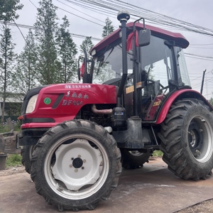 Tractor de Ruedas Dongfeng 604 de <span class=keywords><strong>Segunda</strong></span> <span class=keywords><strong>Mano</strong></span>, 60HP, Motor Diésel de 4 Cilindros, Rojo, 4x4, Cabina Cerrada, Caja de Cambios, Sistema Hidráulico en Buen Estado - Product Image 4