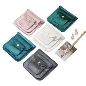 Pochette à bijoux en velours WEIMEI Boucle d'oreille en or Emballage de bracelet Logo personnalisable - Product Image 1