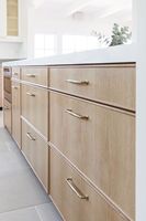 Armoire de cuisine en bois massif chêne blanc à cadre fin CBMmart, design 3D, design moderne personnalisé, finition placage bois