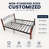 Cadre de lit en métal avec pieds en bois massif, taille et couleur personnalisées OEM, barreaux latéraux en acier épaissi 25x50x1.0mm, 1 ensemble par carton