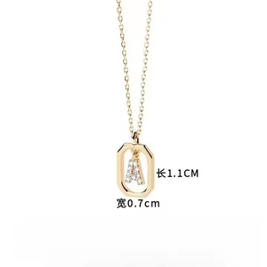 Collar con Colgante Rectangular Mini Moderno, Chapado en Oro sobre Cobre, con Circonitas, Iniciales de la A a la Z, Elegante y a la Moda para Hombres y Mujeres - Product Image 6