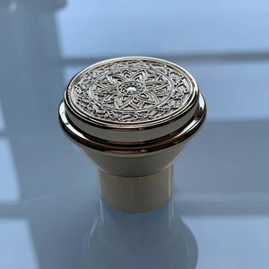 Tùy Chỉnh Thương Hiệu Đặc Biệt Nước Hoa Cap 1000 Hiện Có Khuôn 15Mm Kích Thước Kẽm Hợp Kim Kim Loại Cap Zamac Nước Hoa Cap Fea15 Chai Thủy Tinh - Product Image 4