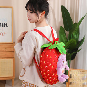 Sac à dos en peluche motif fraise de dessin animé, ours en peluche à câliner, sac à dos pour enfants - Product Image 2