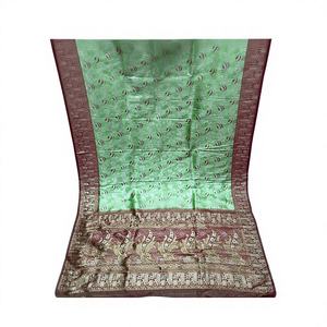 Suvarna Rekha Saree traditionnel en viscose pour les fêtes d'hiver - Product Image 1