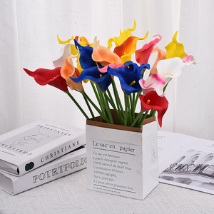 Lys Calla Artificiels en PU Multicolores Haute Simulation pour Décoration de Mariage et d'Intérieur - Product Image 1