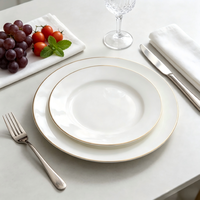 Ensemble d'assiettes élégantes en porcelaine blanche avec bord doré, plusieurs tailles, pour dîner, salade, dessert, écologiques, empilables, pour restaurants, hôtels, vente en gros