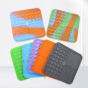 Tapis d'alimentation lente en silicone pour chiens et chats, antidérapant, qualité alimentaire, anti-étouffement, anti-stress, pour lèche-plat - Product Image 4