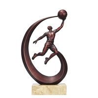 Sculpture d'art en bronze rouge et marbre, nouveau design, statue de sport de luxe sculptée en or, décoration d'intérieur, vente en gros