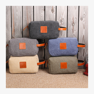 Bolsa de Maquillaje y Cosméticos de Viaje Personalizada, Kit de Afeitado para Hombre con Cierre de Cremallera, Bolsa de Cuero y Lona - Product Image 1