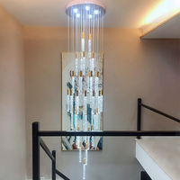 Lustre d'escalier en verre de Murano en acier LED doré de luxe moderne et personnalisé 80-100 suspension suspendue pour plafond d'hôtel haut de gamme