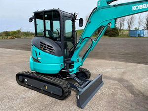 Miniexcavadora Kobelco SK35 SR de segunda mano con motor Yanmar, excavadora compacta para jardín, granja y construcción urbana. - Product Image 5