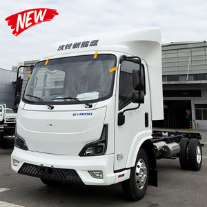 Nouveau châssis de camion électrique jaune EV M100 avec cabine et deux roues arrière, autonomie de 601 à 700 km, batterie au lithium fer phosphate - Product Image 1