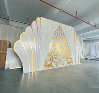 Toile de fond de mariage en acrylique doré Décorations murales de scène en PVC personnalisées pour les fêtes et les expositions