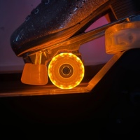 Patins à roulettes silencieux professionnels avec roues LED à changement de couleur, coque en PU hautement élastique, imperméables, respirants et durables