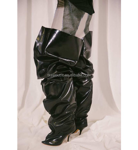 Bottes unisexe femme en jean marron non extensible, à talon aiguille, montantes au-dessus du genou, à jambe large, effet froissé - Product Image 4