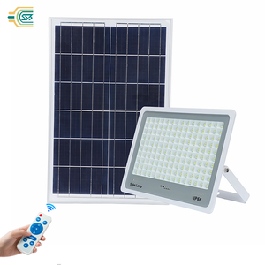 ไฟส่องสว่างพลังงานแสงอาทิตย์ 1800 ลูเมน LED IP66 กันน้ำ พร้อมรีโมทคอนโทรล สำหรับสวนภายนอก แสงเดย์ไลท์ 5000K ติดตั้งบนพื้นผิว - Product Image 1