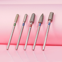 Fraise à ongles diamantée certifiée CE, forme flamme, grain fin argenté, tige de 2,35 mm pour affinage de la surface des ongles naturels (OEM/ODM)