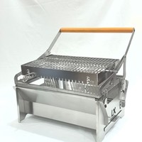 Barbecue commercial à charbon de bois rotatif manuel en acier inoxydable pour la restauration en extérieur OEM ODM