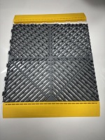 Suelo de Rejilla Plástica Encastrable para Almacenes Industriales, Garajes y Áreas de Almacenamiento - Impermeable y Antideslizante